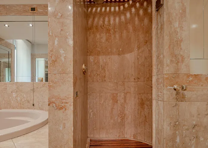 Homy - A Luxury Collection Apartment